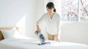 花粉シーズンの布団掃除、正解はこれ！見えない敵を99%除去する最新クリーナーの選び方